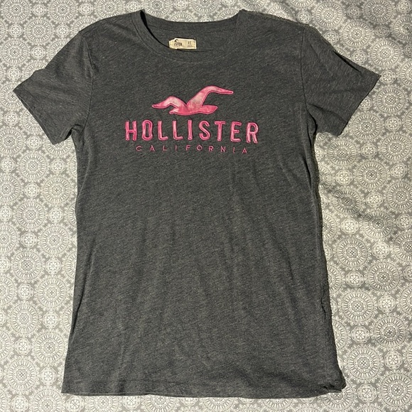 Hollister Tops - Hollister short sleeve tee
